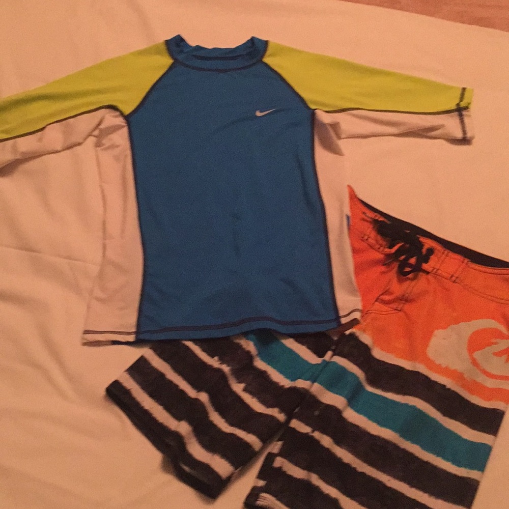 Boys Nike swim top & Quicksilver swim wear size L